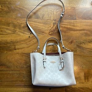 Coach mollie tote- gold/chalk, light saddle